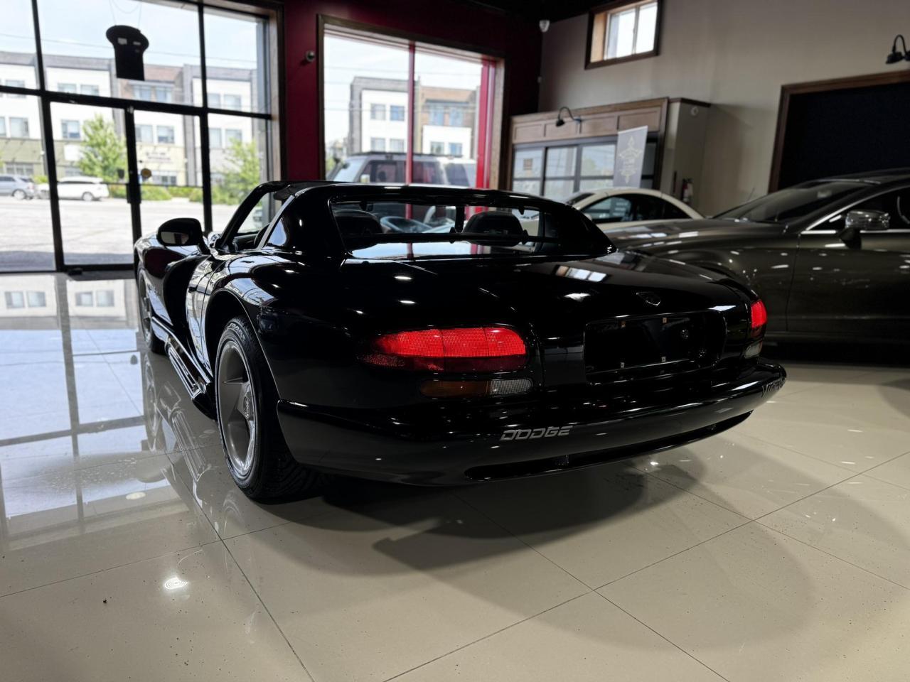 DODGE VIPER RT-10